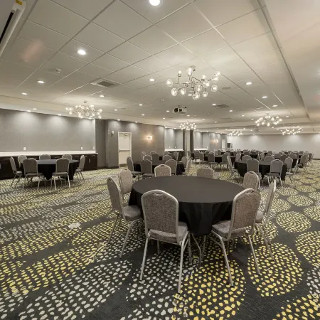 Holiday Inn & Suites DECATUR-FORSYTH by IHG