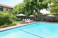 Maison Fleurie, A Four Sisters Inn - Swimmingpools