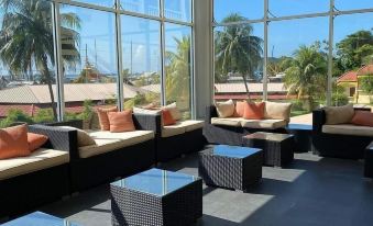 West Palm Hotel