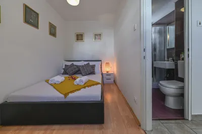 Apartment Adela II Hotels in Gajac