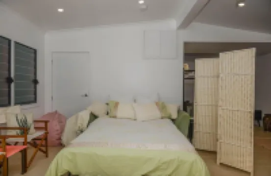 Renovated 2-Bed Cottage - Sleeps 4 - Free Parking