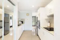 73 Bale Street Hotels in Darra
