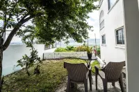 Skyline Suites, Breathtaking Mountains & City View 1 Bedroom Apts by RedAwning