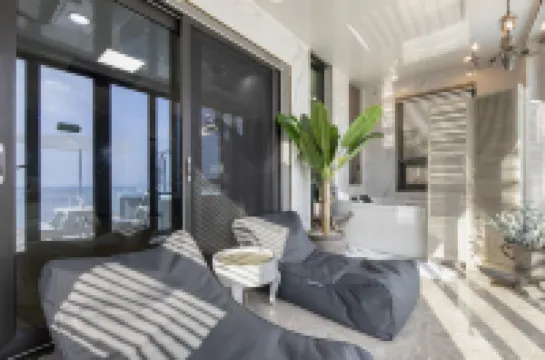 LIM Sea Side Poolvilla Pension