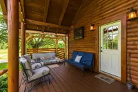 Just minutes away from Hocking Hills parks!