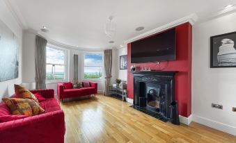 Impeccable 6-Bed House in Ramsgate, Harbour Views