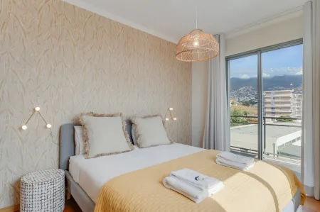 Barreiros Residence I Отели рядом с достопримечательностью «Old Shaar Hashamaim Synagogue»