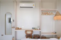 Nymph Hideout Hotel dekat Zen Beach