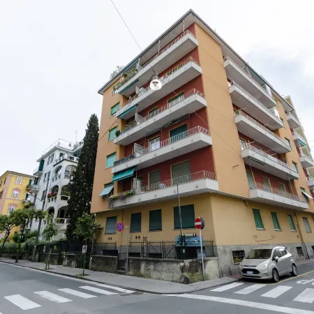 Joivy Bright 3-Bedroom Apartment in Santa Margherita