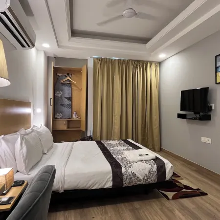 SALTSTAYZ EXPRESS - Golf Course Raod & DLF PHASE-1 Отели рядом с достопримечательностью «Бизнес-центр DLF CyberHub»
