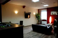 Royal Hostel - Hostels