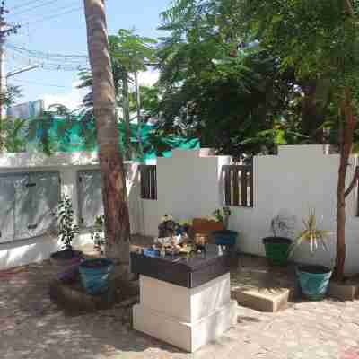 Kumaran Kudil Hotel Exterior