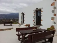 Traditional Apartments Madares