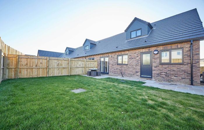 Host & Stay - Sunflower Cottage