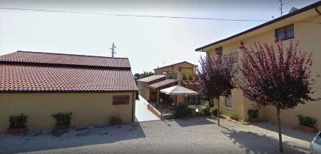 Angelucci Agriturismo Con Camere e Agri Camping Отели в г. Моццагронья
