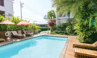 Crystal Jade Hotel - Kolam Renang