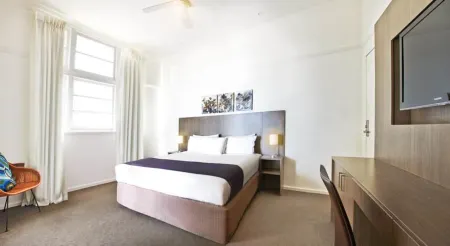 Cottesloe Beach Hotel Отели рядом с достопримечательностью «Парк Ошен Виллидж»