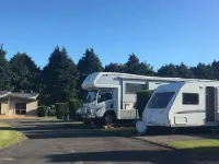 Stratford Motel & Holiday Park - parking