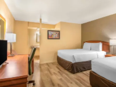 Econo Lodge Inn & Suites Hotels in Durango