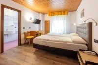 Hotel Oswald - balcony