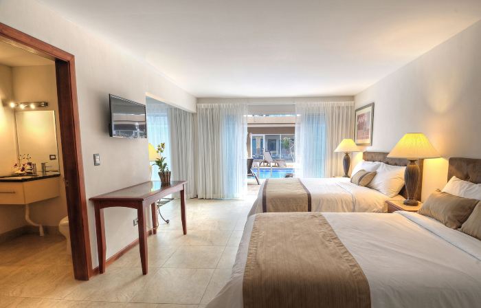 Beachfront Hotel Tramonto