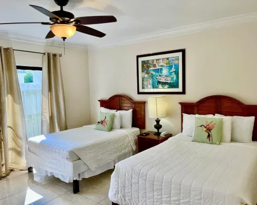 ذا كولوني كلوب إن آند سويتس Hotels near شاطئ ساندرز (Saunders Beach)