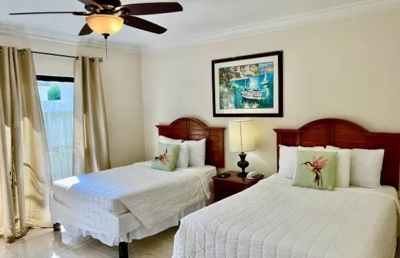 克羅尼爾俱樂部套房酒店