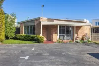 Bayview Motel Hotels in Fingal