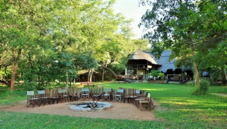 Ivory Lodge Отели в г. Хуэндж