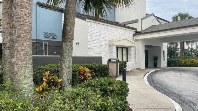 Destiny Palms Hotel Maingate West