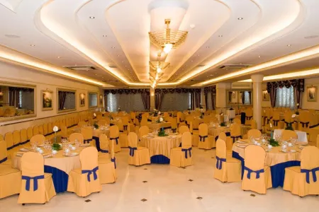 Hoteles Urbanos N Avenida de España Отели в г. Фуэнлабрада