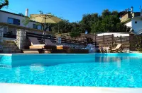 Anita Village - Pools