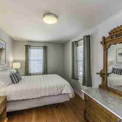 Inn at Schoolhouse Creek Rooms
