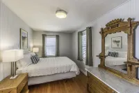 Inn at Schoolhouse Creek Hotels in Little River