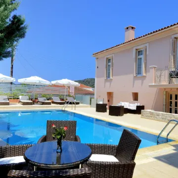 Korina Gallery Hotel