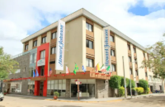 Howard Johnson by Wyndham San Pedro Hotel di 