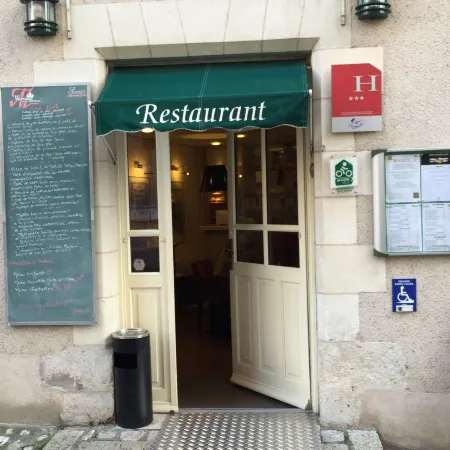 Logis Hôtel Restaurant le Monarque