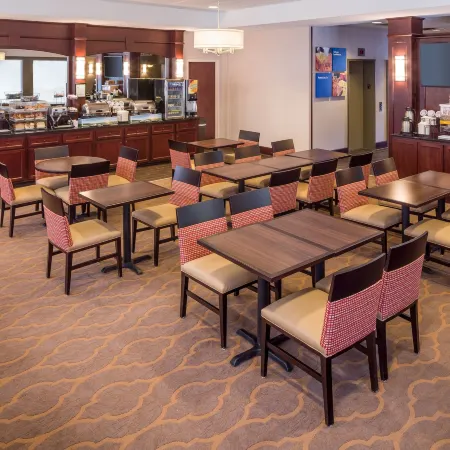 Comfort Inn & Suites Near Burke Mountain