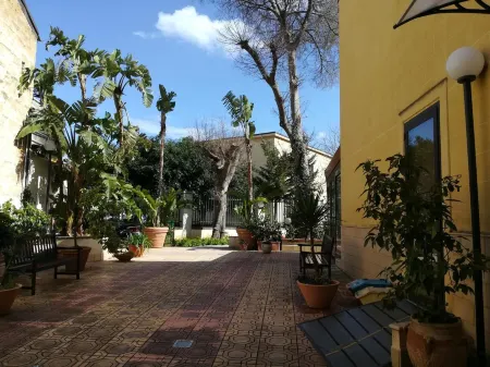 Hotel d'Orleans Отели в г. Палермо