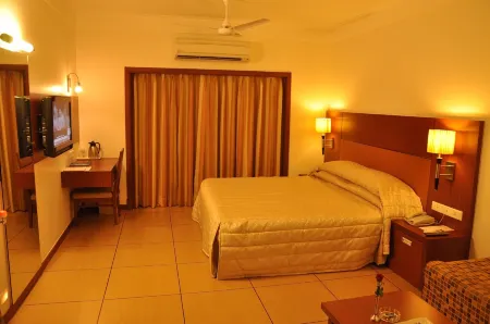 Hotel Silver Palace Отели рядом с достопримечательностью «ISKCON Rajkot, Sri Sri Radha Neelmadhav Dham»