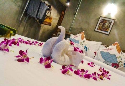 1. 반 투브카에크 ..