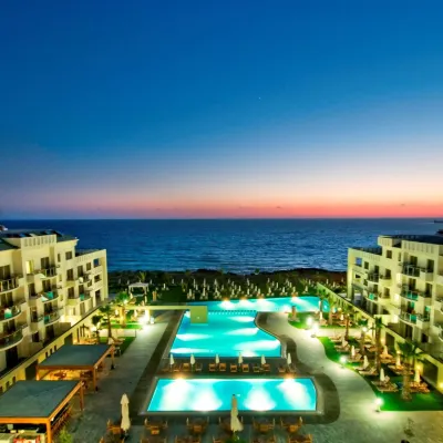 Capital Coast Resort and Spa Отели рядом с достопримечательностью «Колонна Святого Павла, церковь»