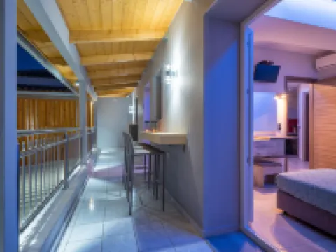 Savvas Luxury Suites