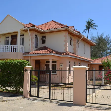 Azanza Mtwapa Holiday Home