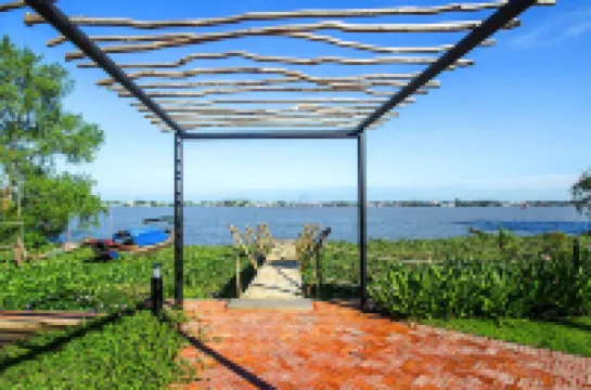 The Island Lodge Hotel a 