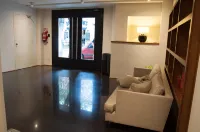 Art Suites & Gallery - อ่างจากุชชี่