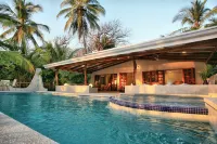 Hotel Tropico Latino - Beach