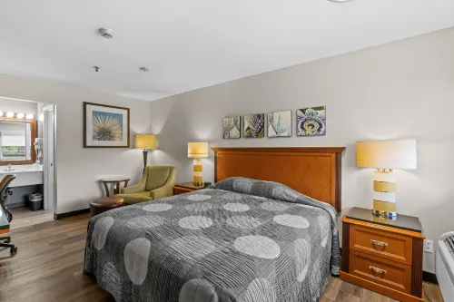 Basecamp Puyallup a Travelodge by Wyndham Hotels in Puyallup