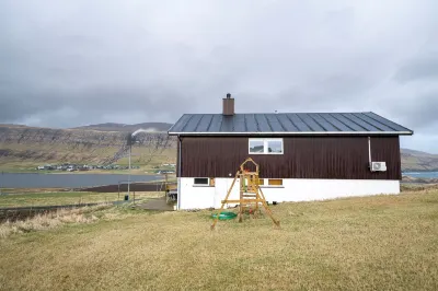 The Old Sherrif's House - Family Friendly - Beach Hotels near Gróthúsvatn
