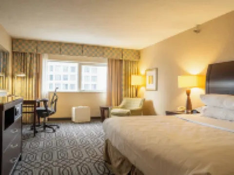 DoubleTree by Hilton St Paul Downtown Hotels near Science Museum of Minnesota